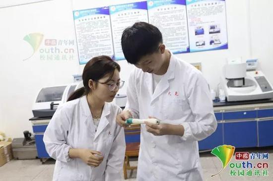 李宗蔚与王淼。受访者供图
