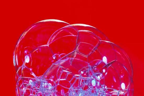 图1。 泡泡(bubbles)的聚集体是泡沫(foam)