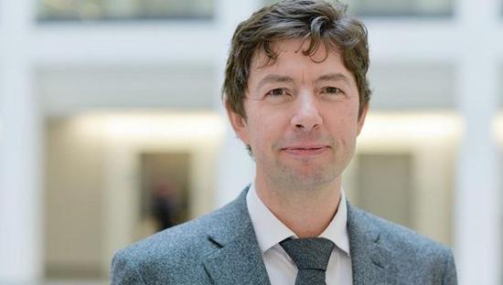 图1。 德国柏林Charité 大学医院的病毒学家Christian Drosten (来源于Berlin Institute of Health官网)