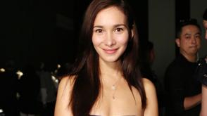 卢靖姗转战巴黎时装周