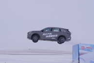 冰面跳台飞跃20.9米 长安第四代CS75PLUS挑战吉尼斯世界纪录