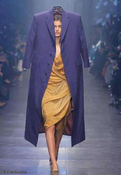 囧哥:男子假扮设计师阿尼玛,混进了巴黎时装周最上层