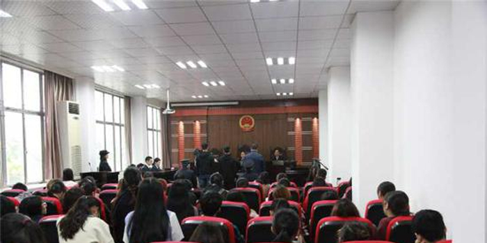 杭州有人驾考科目一心里没底 教练帮忙作弊被