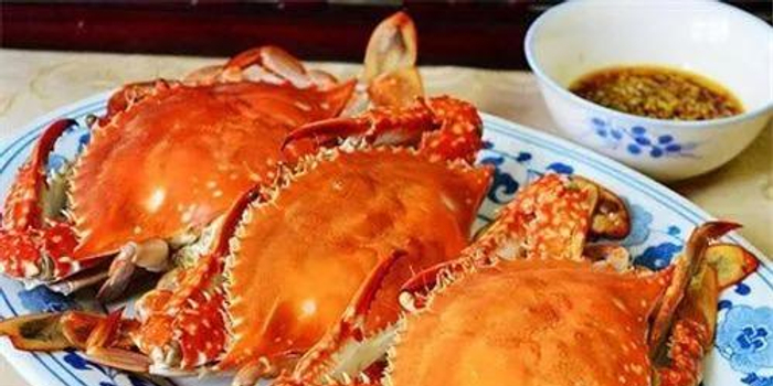 宁波老伯双手被梭子蟹钳夹了一下 突然倒地浑