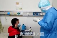 在武汉重症病区 浙江男护士给10岁小患者当起了家教