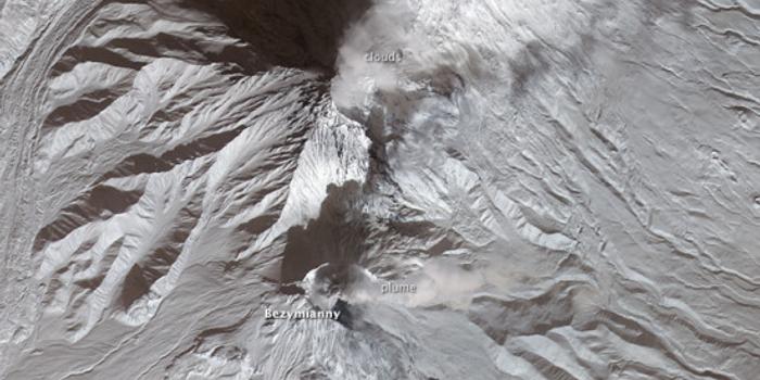 美卫星捕捉俄罗斯两火山同步爆发场景(图)