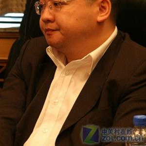 七彩虹总裁万山个人简介