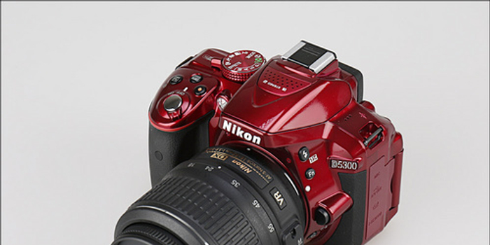 尼康d5300配18-140mm镜头套机售5950元