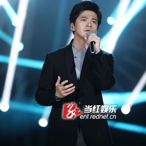 张靓颖秀英文歌求逆转 电动马达臀摇摆全场(图