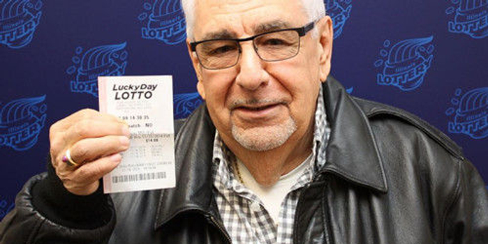 美一男子吃中餐得幸运数字 坚持买彩票终中大