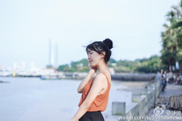 86 就读于江西财经大学的校花訸颂在微博晒出萌系写真