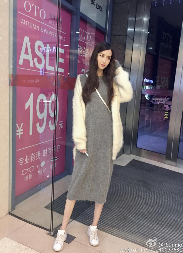 43/96浙传95后气质女神_sunnio在微博晒出清新唯美写真以及海量私房照