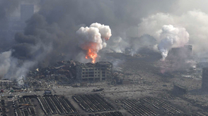 航拍:明火钢筋水泥被融化