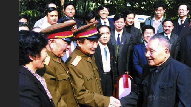 邓小平南巡25周年：车轮上的改革路