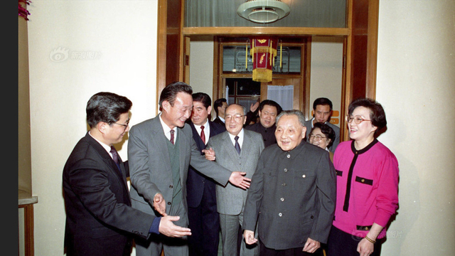 邓小平南巡25周年：车轮上的改革路