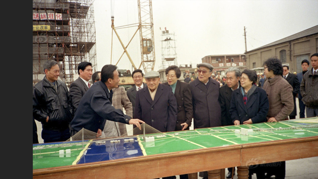 邓小平南巡25周年：车轮上的改革路