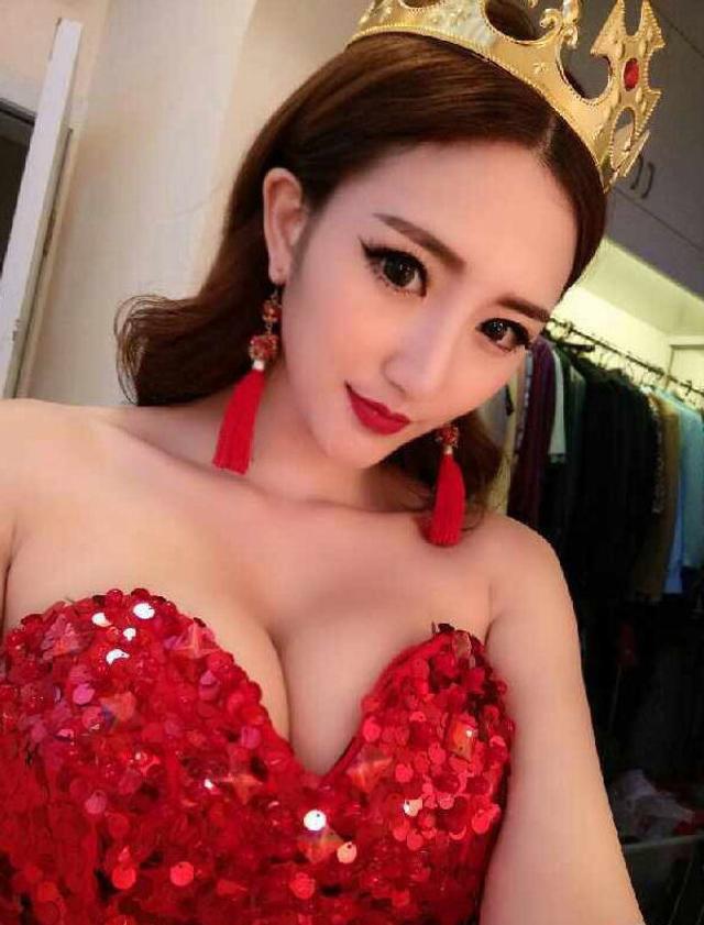 showgirl必有料之胸模冠军王明明