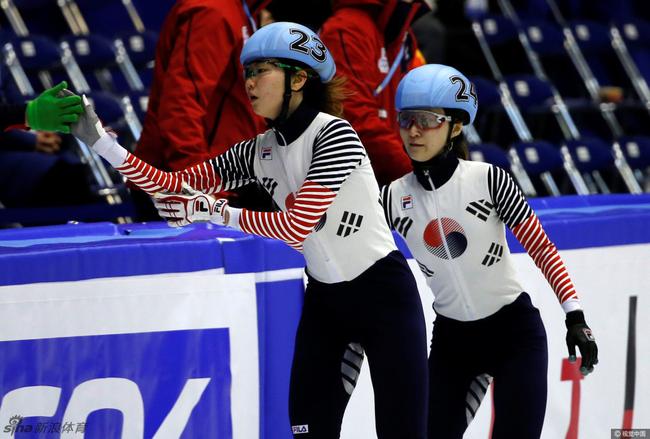 札幌亚冬会短道速滑进行了女子1000米的争夺,a组决赛中,韩国选手