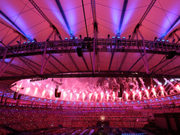 图文-第十五届里约残奥会闭幕式 焰火表演