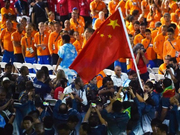 图文-第十五届里约残奥会闭幕式 中国国旗入场