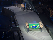 图文-第十五届里约残奥会闭幕式 巴西国旗入场