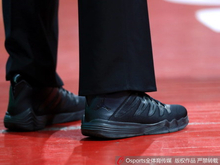裁判穿非赞助商球鞋执法CBA