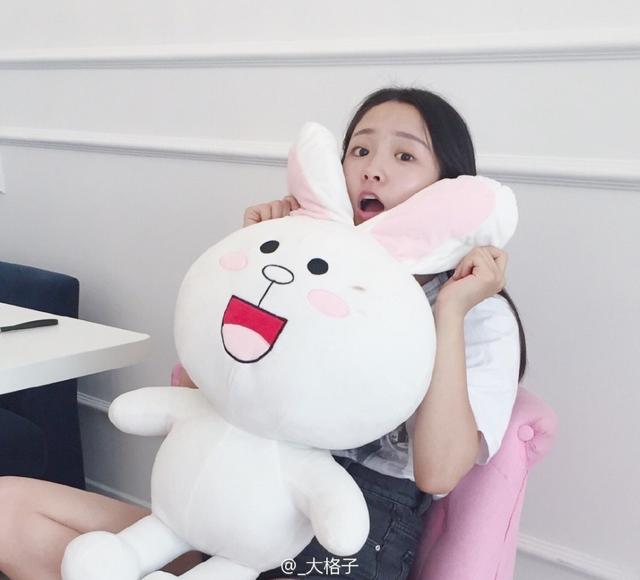 59           妹子不光颜值高,而且还是一名舞蹈老师,有惊艳到吗?