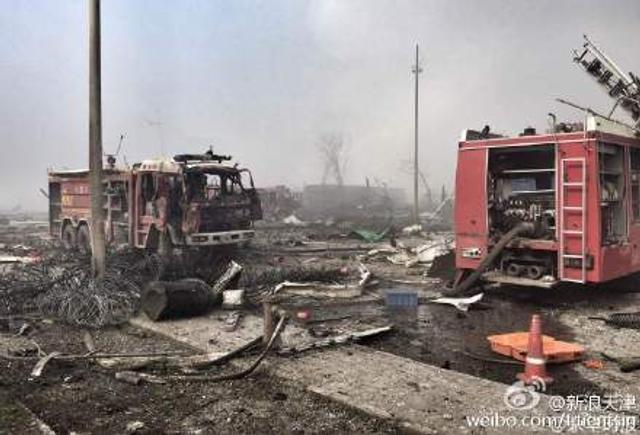 直击天津塘沽大爆炸:被炸毁的消防车