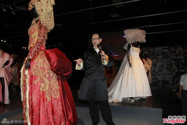 设计师展出梅艳芳演出服 何韵诗做小助理