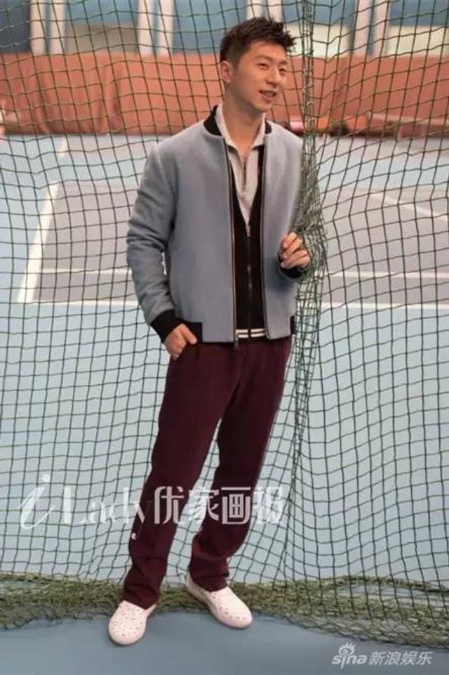 马龙登杂志封面小秀胸肌