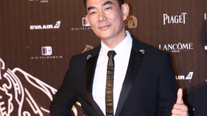 任贤齐比大拇指志得意满