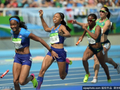 高清-女子4X100美国队掉棒瞬间 中国队因它躺枪