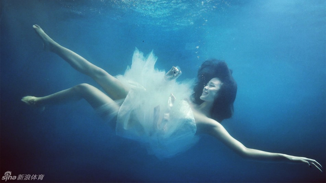 浙江蕞红拉拉队助威奥运