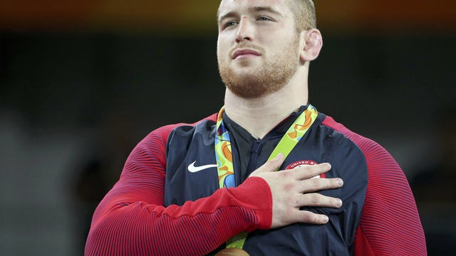 摔跤97kg斯奈德夺金