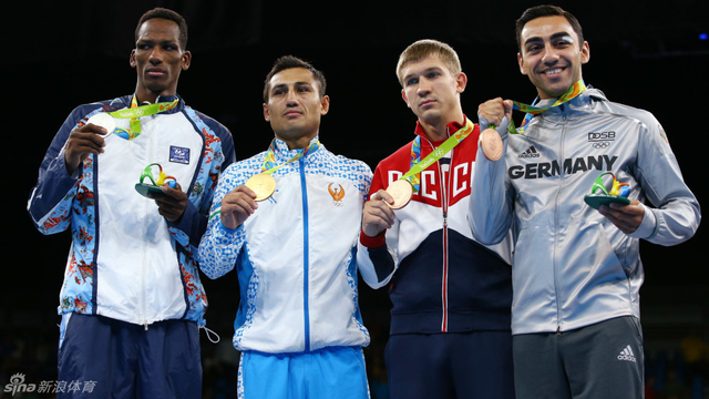 拳击盖布纳扎洛夫夺金