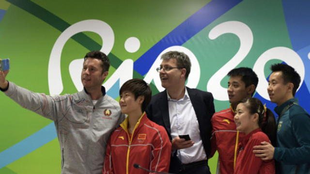 张继科福原爱同框拍照