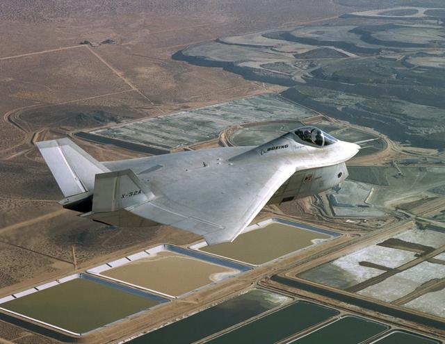 35           失落者:波音jsf项目竞争机型x-32ab造型确实够丑!