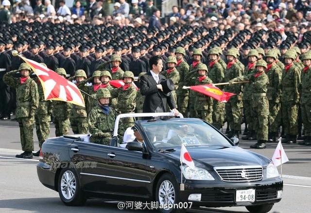 20张 美军助阵日本阅兵:同盟遏中国 美国专家称,尽管二战后日本受到