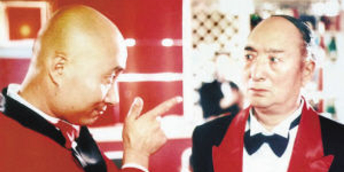 资料:陈强生前饰演角色-《爷儿俩开歌厅》老奎