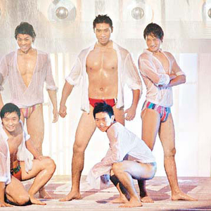 本届港男选举收视下滑 观众投诉似舞男表演(图)