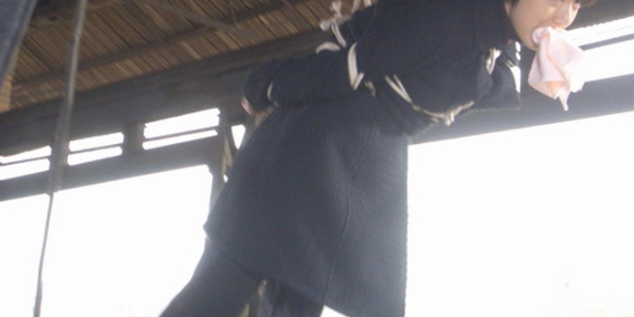 李倩《乔省长》遭绑架 五花大绑悬被吊半空(图)