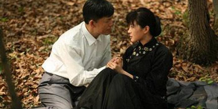 导演毛卫宁一向擅长反特题材的电视剧,《誓言无声》,《梅花档案》以及