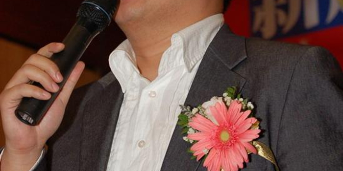 央视美食节目《满汉全席》主持人朱轶