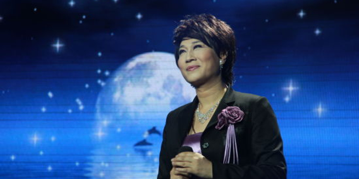 女低音梅可丽告别红歌会 疑炫技遭批