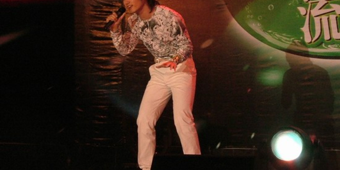 黄阅主打歌曲《兄弟》一举夺得排行榜冠军(图