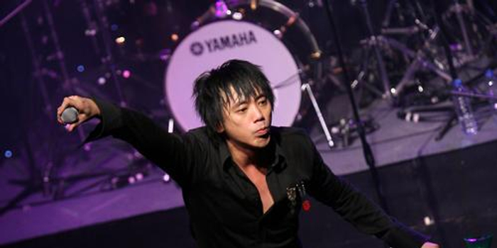 组图:信乐团北京首次演唱会 阿信激情演唱