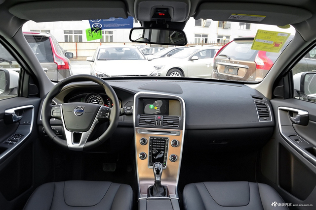 2017款沃尔沃XC60 2.0T自动T5智进升级版