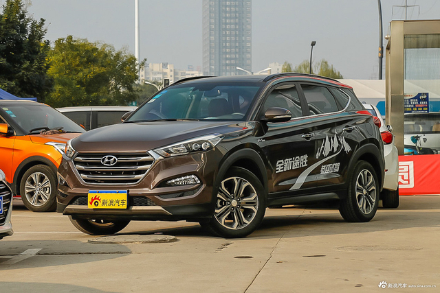 2015款全新途胜1.6T自动四驱旗舰型 