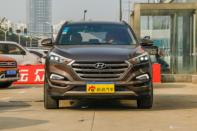 2015款全新途胜1.6T自动四驱旗舰型 