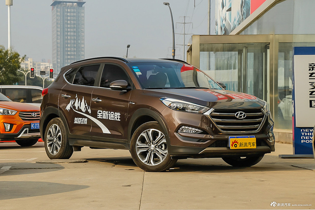 2015款全新途胜1.6T自动四驱旗舰型 